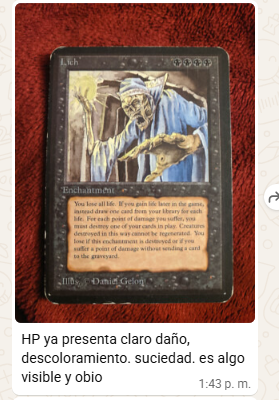 Ejemplo visual de una carta Heavily Played (HP)